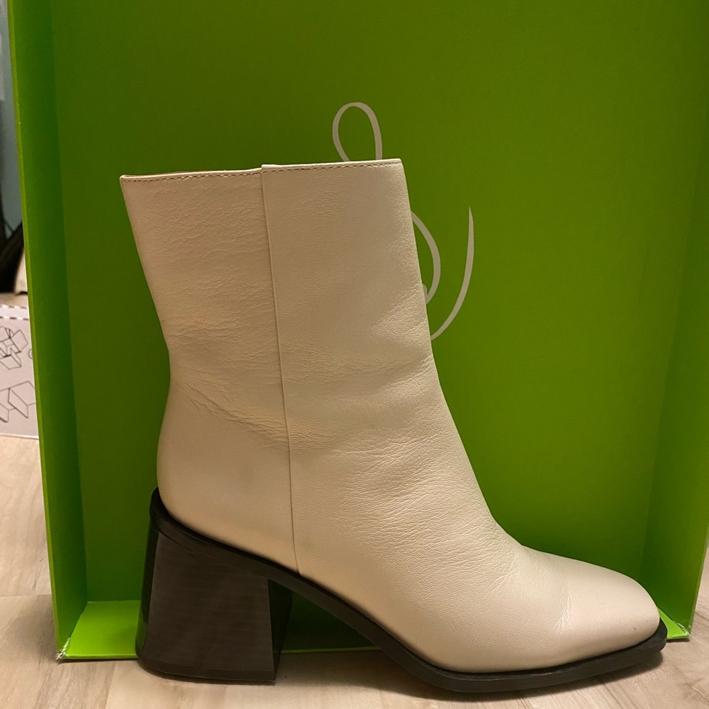 Women’s Leather Boot